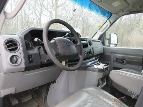 Used 2011 Ford E-250 and Econoline 250 E-250 image 21