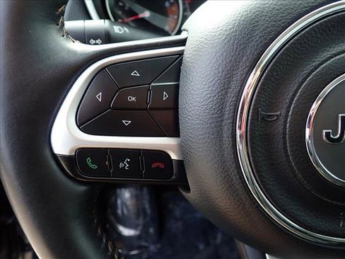 Used 2019 Jeep Compass Latitude w/ Popular Equipment Group AWD/4WD image 15