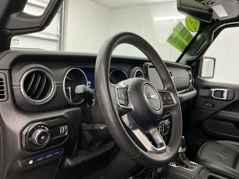 Used 2023 Jeep Wrangler Unlimited Sahara image 16