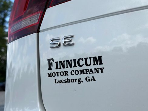 Used 2023 Volkswagen Tiguan SE FWD image 16