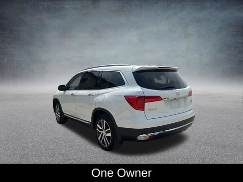 Used 2017 Honda Pilot Touring image 3