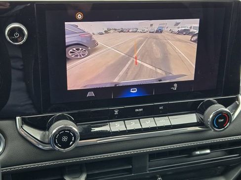 Used 2023 Chevrolet Colorado LT image 19