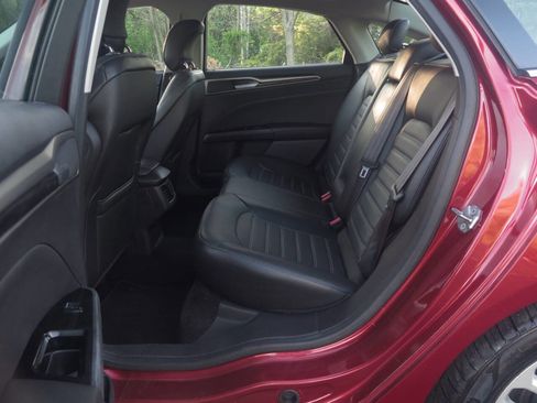 Used 2013 Ford Fusion SE FWD image 14