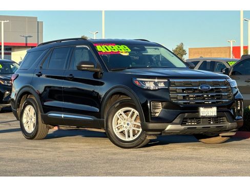 Used 2025 Ford Explorer Active image 2