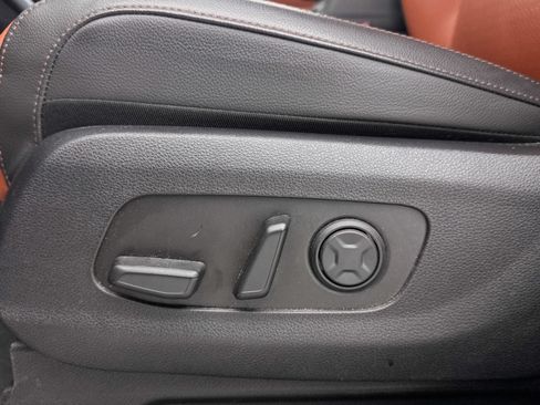 Certified 2024 Kia Carnival SX Prestige FWD image 30