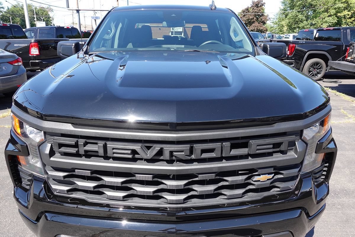 Used 2024 Chevrolet Silverado 1500 Custom AWD/4WD image 6