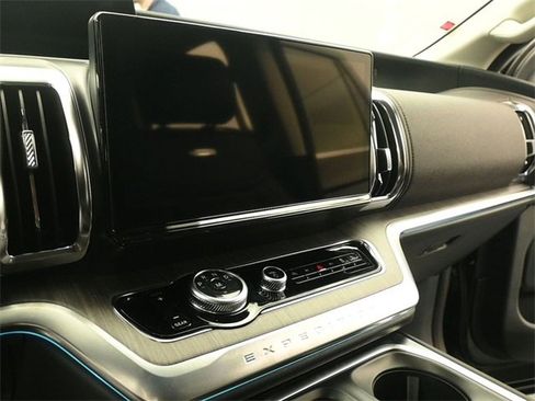 New 2025 Ford Expedition Max Platinum w/ Platinum Ultimate Package image 11