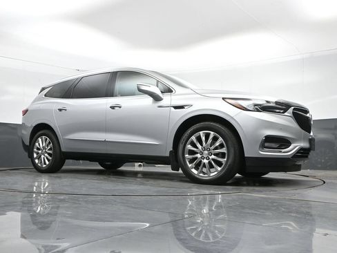 Used 2021 Buick Enclave Premium w/ Sun and Sites Package AWD/4WD image 41
