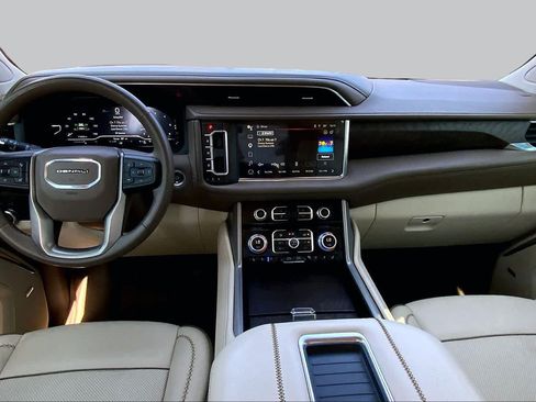 Used 2023 GMC Yukon Denali AWD/4WD image 16