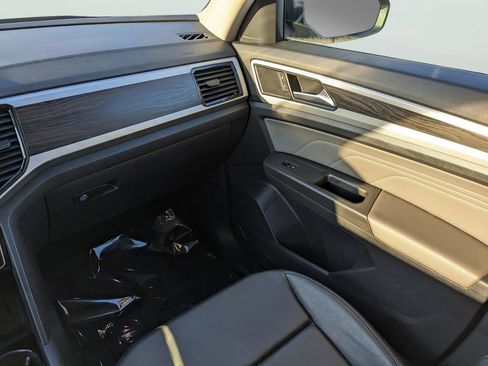 Certified 2023 Volkswagen Atlas SE w/ Panoramic Sunroof Package FWD image 15