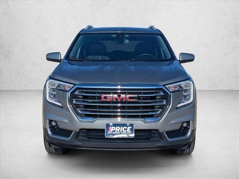 Used 2024 GMC Terrain SLT AWD/4WD image 2