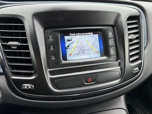 Used 2016 Chrysler 200 S image 10