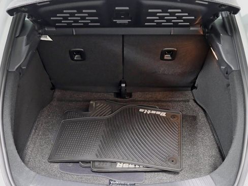 Used 2019 Volkswagen Beetle 2.0T SE FWD image 30