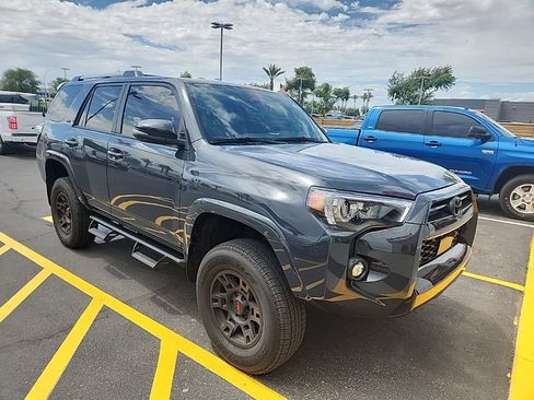 Used 2024 Toyota 4Runner SR5 Premium w/ SR5 Premium Package AWD/4WD image 2
