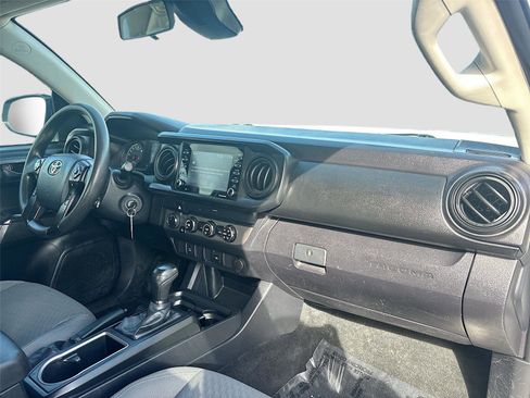 Used 2020 Toyota Tacoma SR image 28
