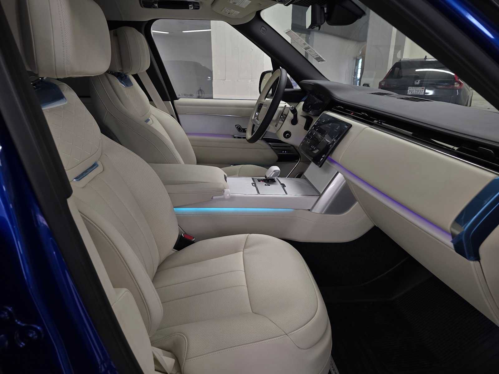 New 2025 Land Rover Range Rover SV AWD/4WD image 11