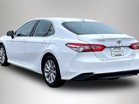Used 2020 Toyota Camry LE FWD image 4