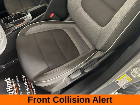 Used 2025 Chevrolet TrailBlazer LT AWD/4WD image 12