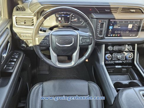 Used 2021 GMC Yukon Denali w/ Denali Premium Package image 12