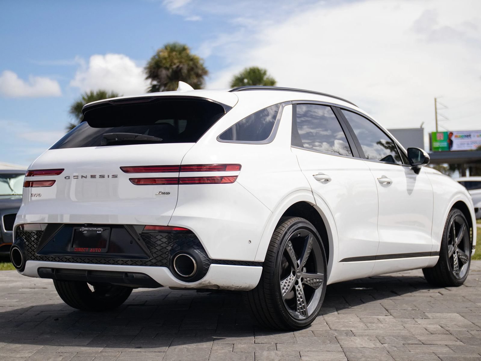 Used 2022 Genesis GV70 2.5T w/ Sport Prestige Package AWD/4WD image 13