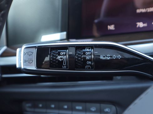 Used 2026 Cadillac Escalade Platinum Sport image 24