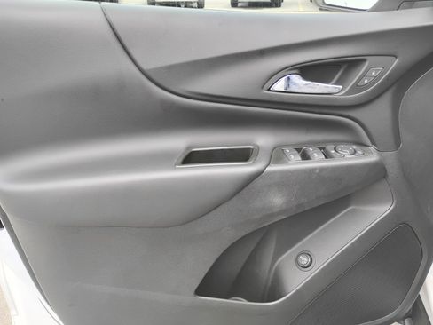Used 2022 Chevrolet Equinox LT FWD image 23