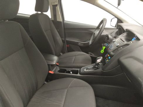Used 2017 Ford Focus SE FWD image 21