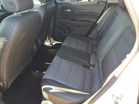 Used 2025 Chevrolet Trax LT FWD image 14