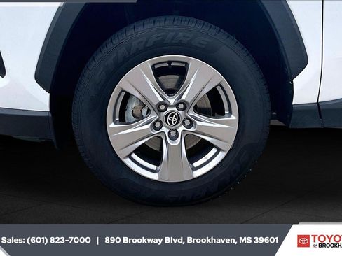Used 2024 Toyota RAV4 XLE FWD image 7