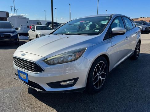 Used 2017 Ford Focus SEL image 8