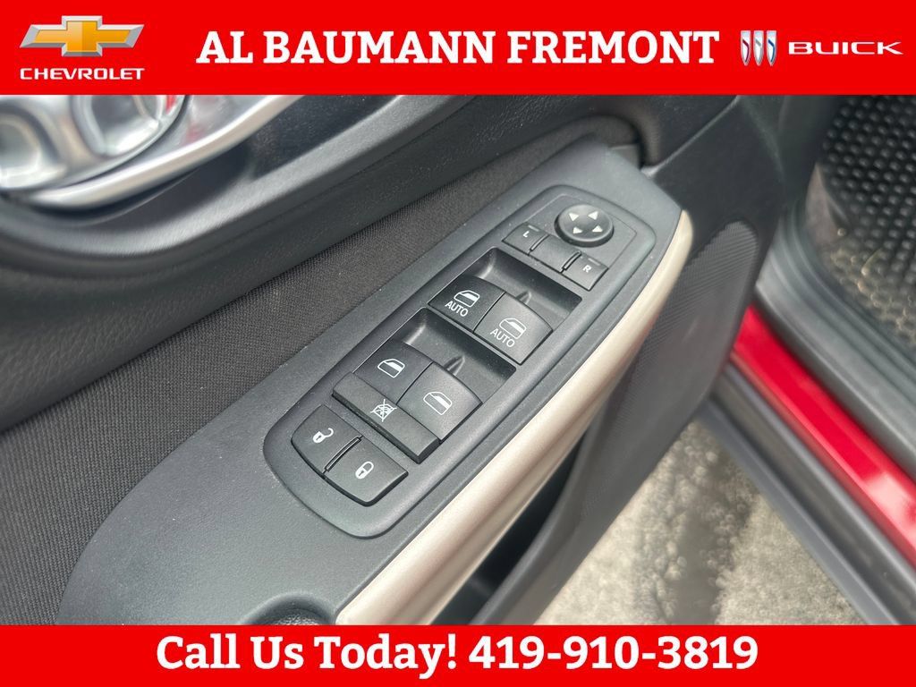 Used 2017 Jeep Cherokee Latitude w/ Safety/Convenience Group AWD/4WD image 11