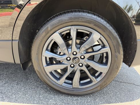 Used 2024 Chevrolet Equinox RS FWD image 11