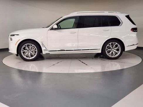 Used 2025 BMW X7 xDrive40i AWD/4WD image 7