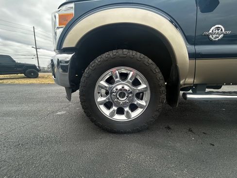 Used 2014 Ford F250 Lariat w/ Lariat Interior Package image 9