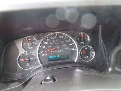 Used 2015 Chevrolet Express 3500 image 13