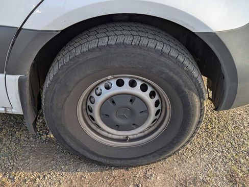 Used 2025 Mercedes-Benz Sprinter 2500 image 9