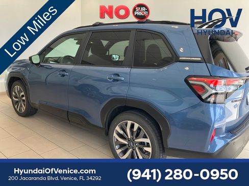 Used 2025 Subaru Forester Touring AWD/4WD image 4