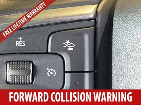 Used 2025 Chevrolet Silverado 1500 LT AWD/4WD image 11