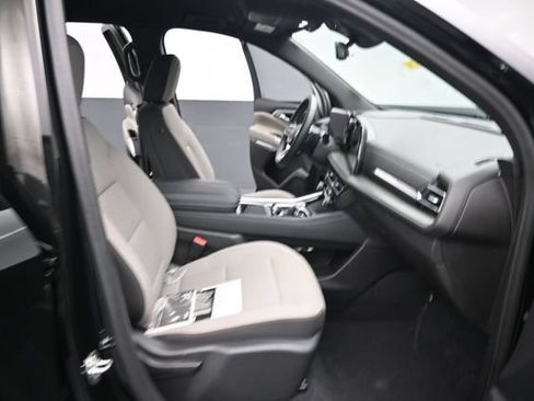 Used 2024 Chevrolet Traverse LT w/ Midnight/Sport Edition AWD/4WD image 28