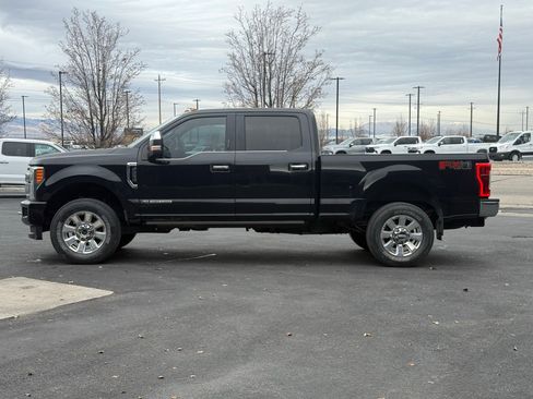 Used 2019 Ford F250 Platinum w/ Platinum Ultimate Package image 5