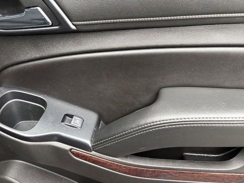 Used 2019 GMC Yukon SLE w/ SLE Value Package image 37