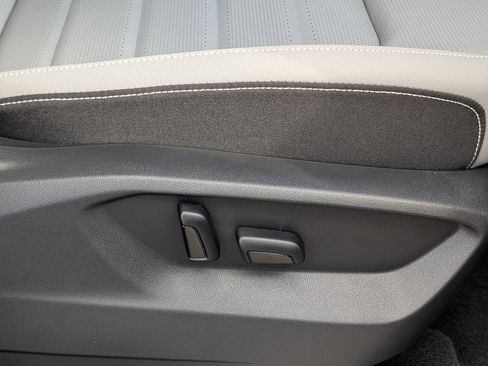 New 2026 Volkswagen Atlas Cross Sport SEL R-Line image 38