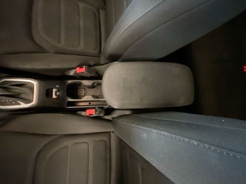 Used 2019 Jeep Renegade Latitude w/ Cold Weather Group AWD/4WD image 21