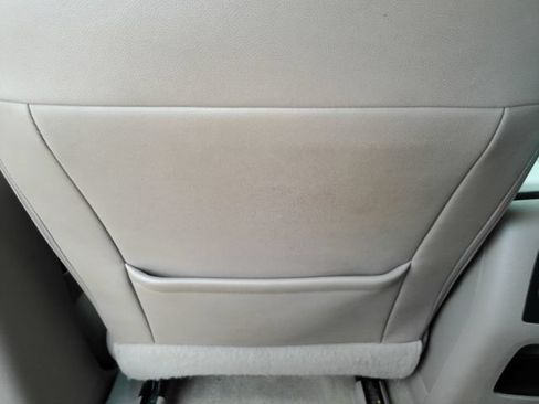 Used 2016 Chevrolet Suburban LT RWD image 32