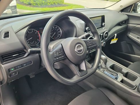 Used 2025 Nissan Sentra S FWD image 16