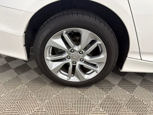 Used 2019 Honda Accord LX image 18