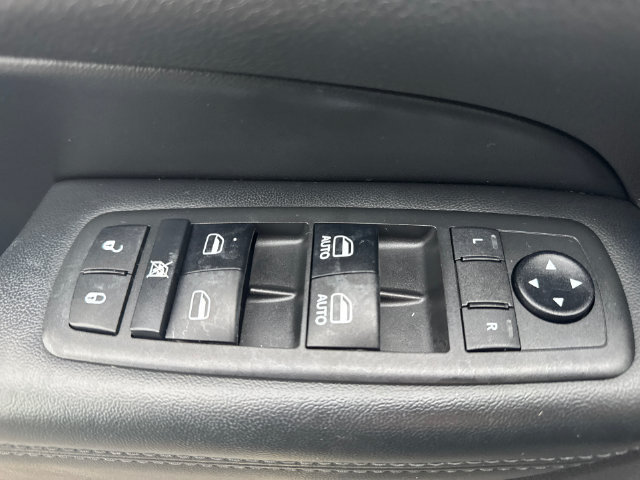 Used 2019 Jeep Grand Cherokee Limited w/ Luxury Group II AWD/4WD image 14