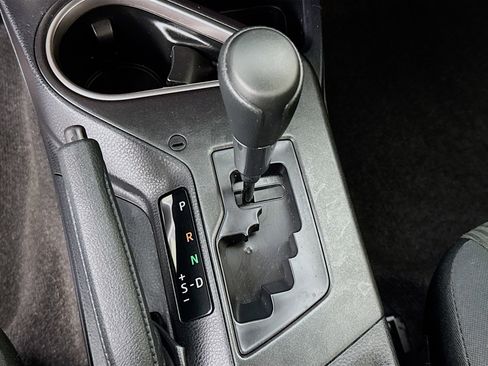 Used 2017 Toyota RAV4 LE image 19