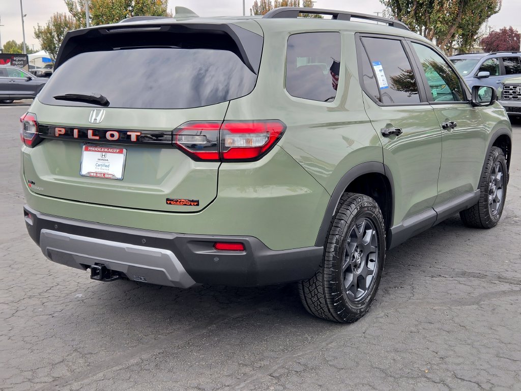 Used 2026 Honda Pilot TrailSport image 3