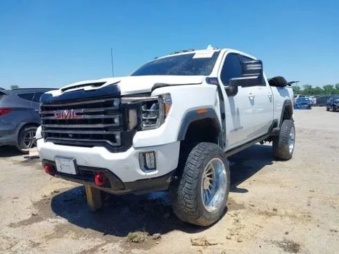 Used 2022 GMC Sierra 2500 AT4 w/ AT4 Preferred Package AWD/4WD image 2